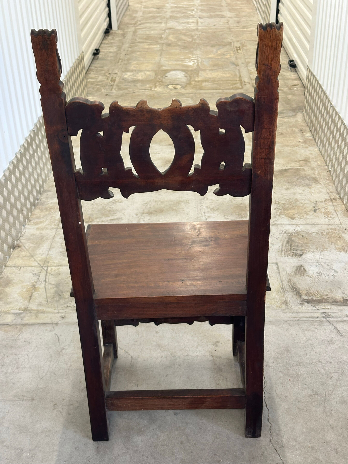 6 Alsatian chairs from the 19th century – carved wood – interlaced decoration