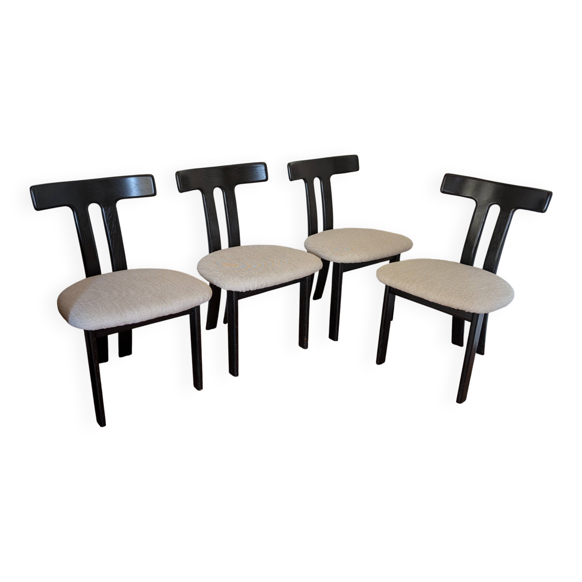 Set of 4 Oak "T-Shape" dining chairs