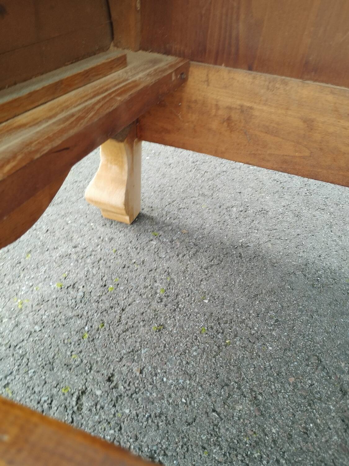 Beautiful antique Louis XV style chest of drawers