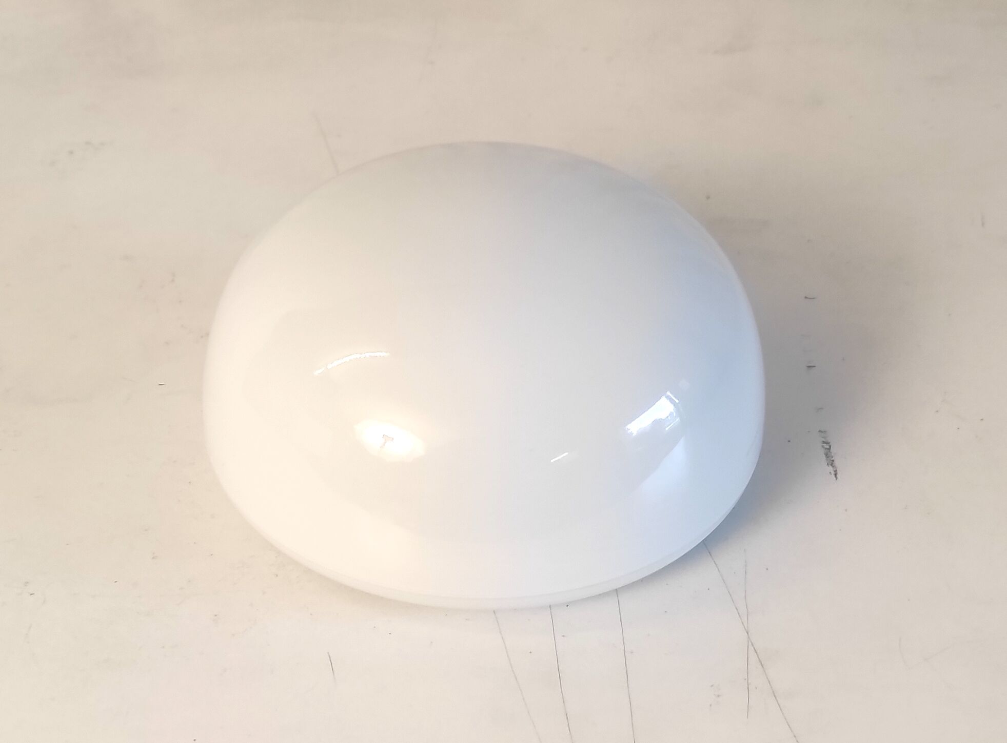 Plafonnier ou applique en verre opalin, années 60/70