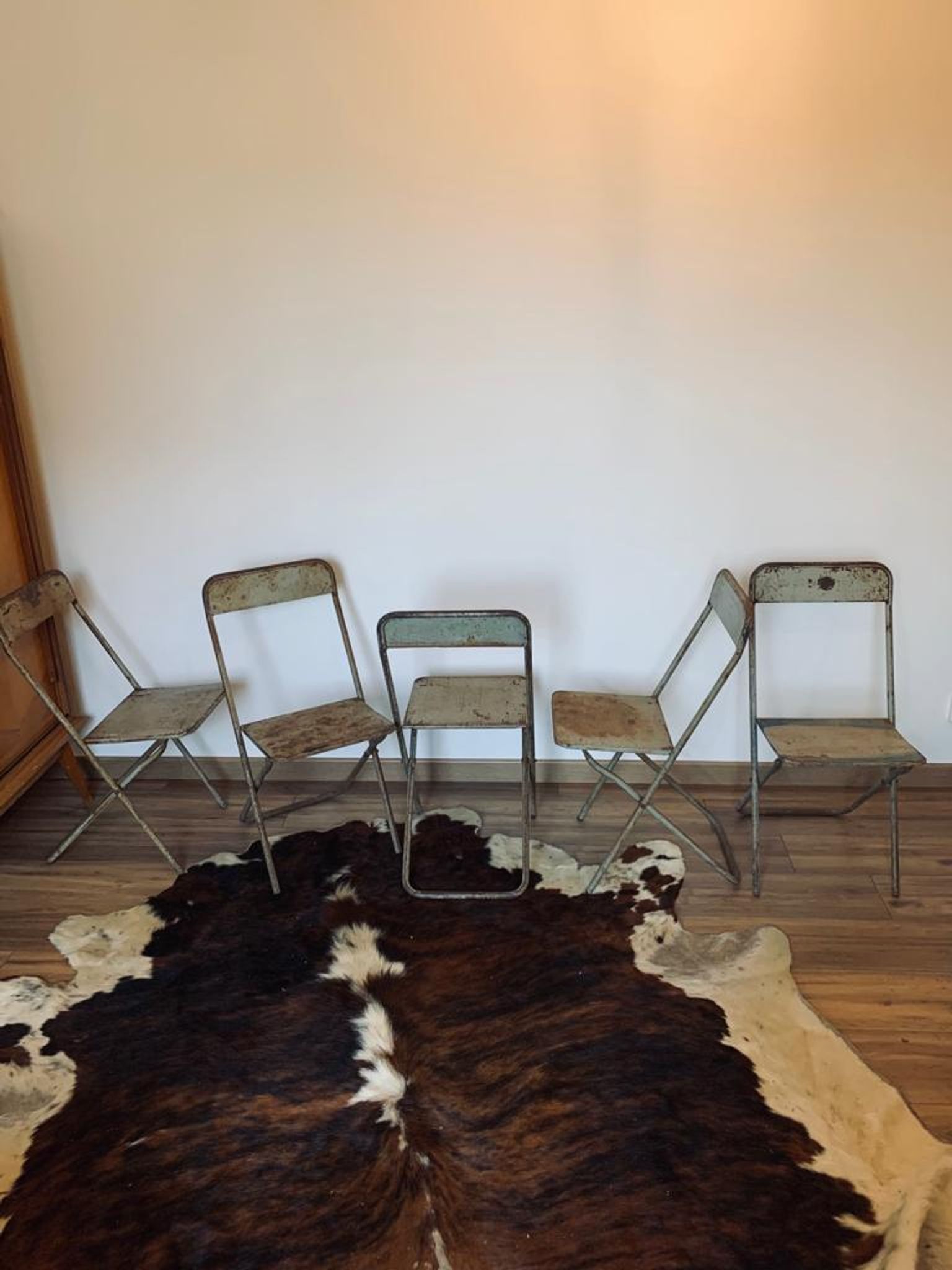 Set of 5 folding metal chairs