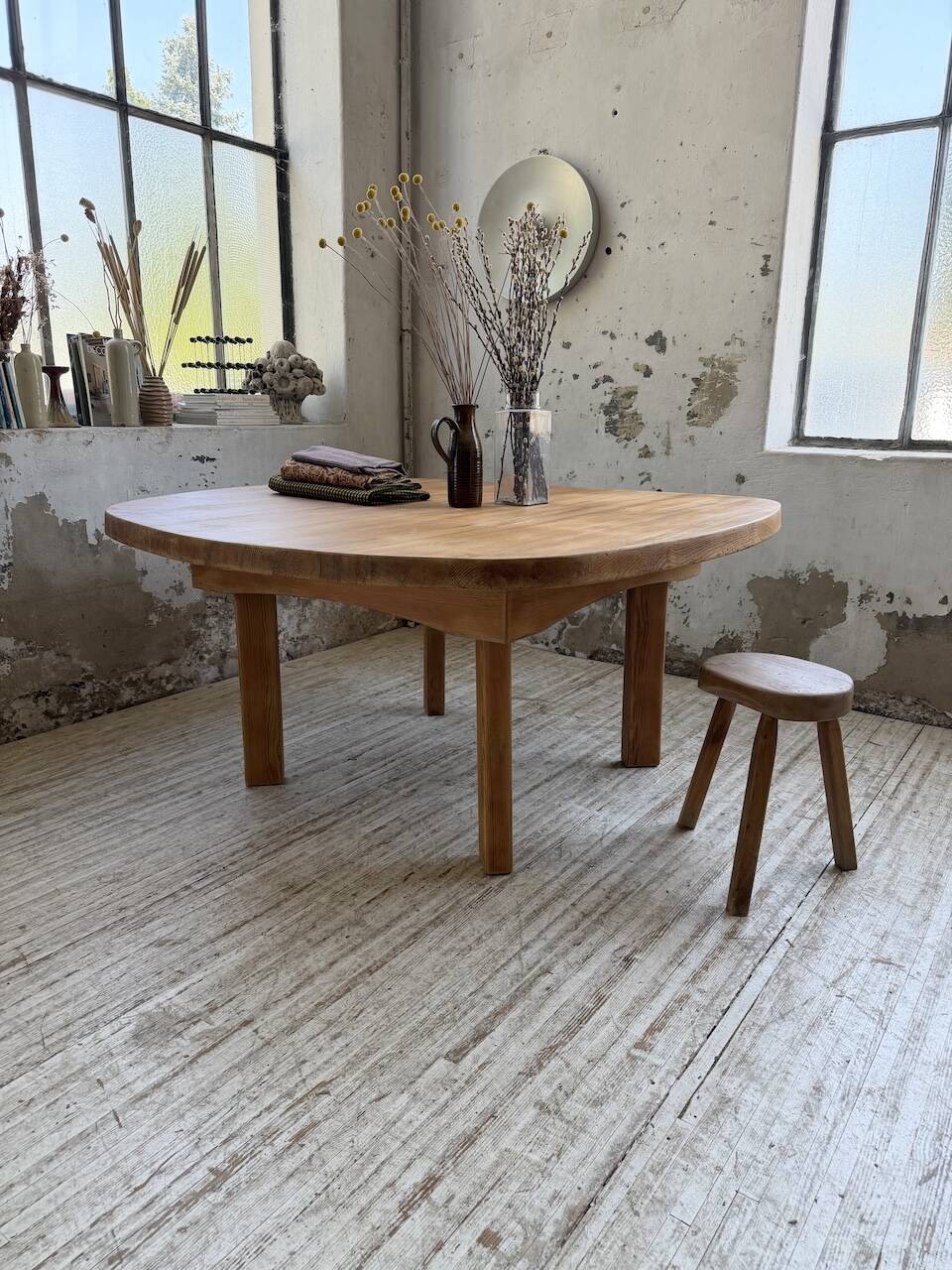 Round XL constructivist table