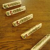 Earthenware knife holder