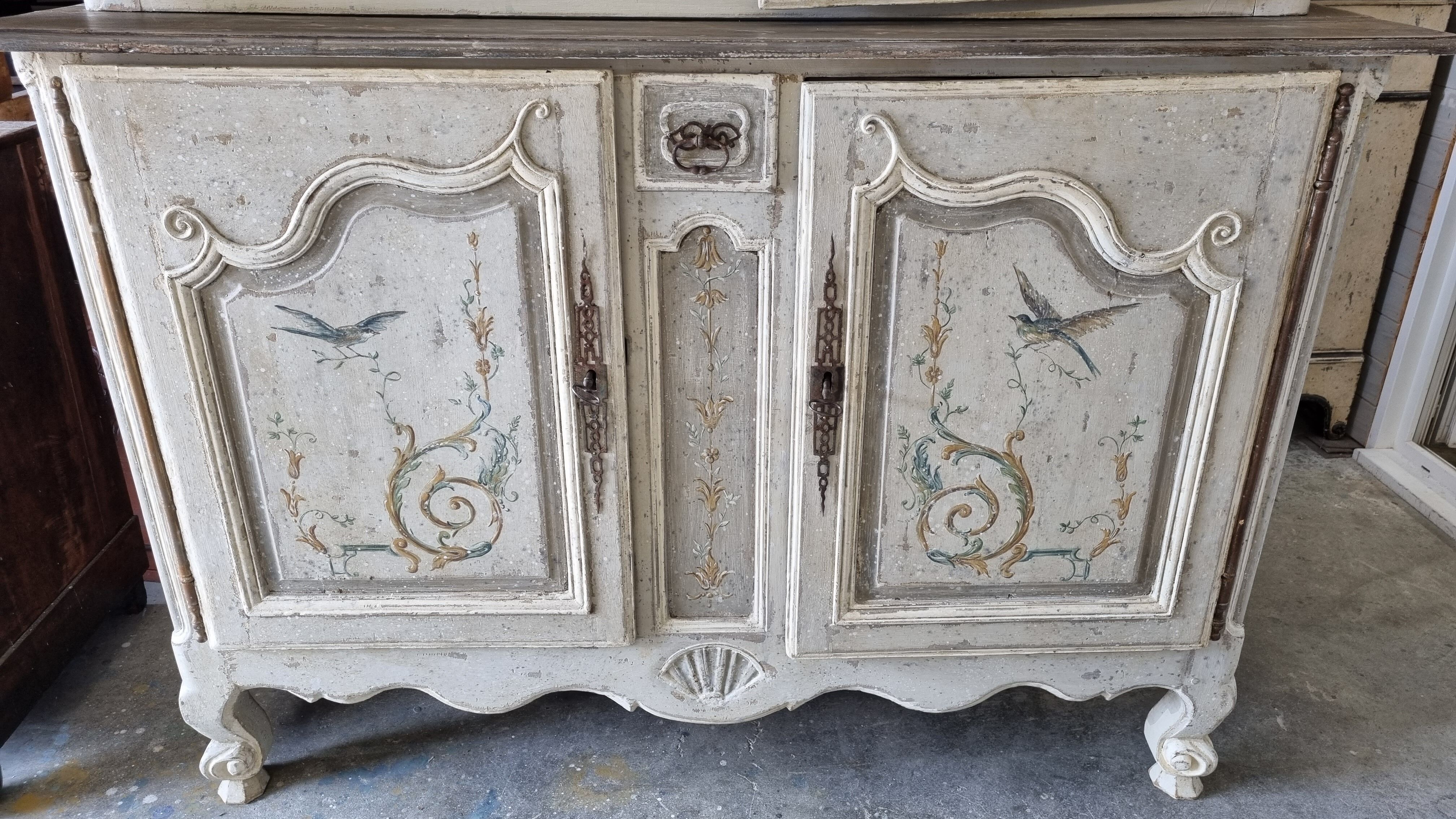 Buffet two bodies 18th