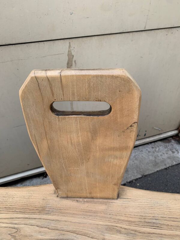 Petit banc 3 place style brutaliser en chêne