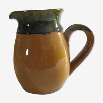 Terracotta pitcher, bicolor yellow and green