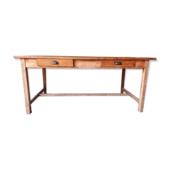 Farm table