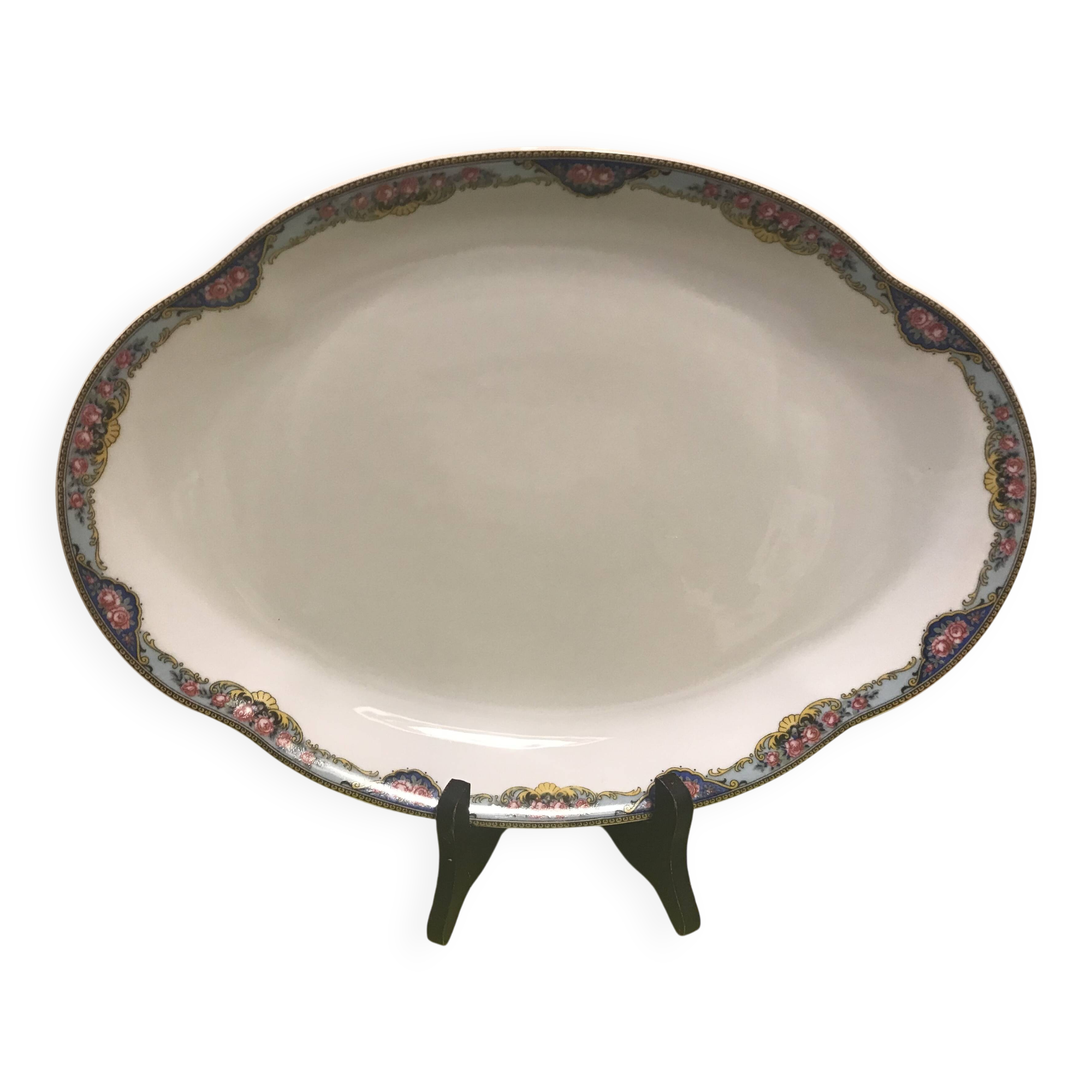 Oval presentation dish