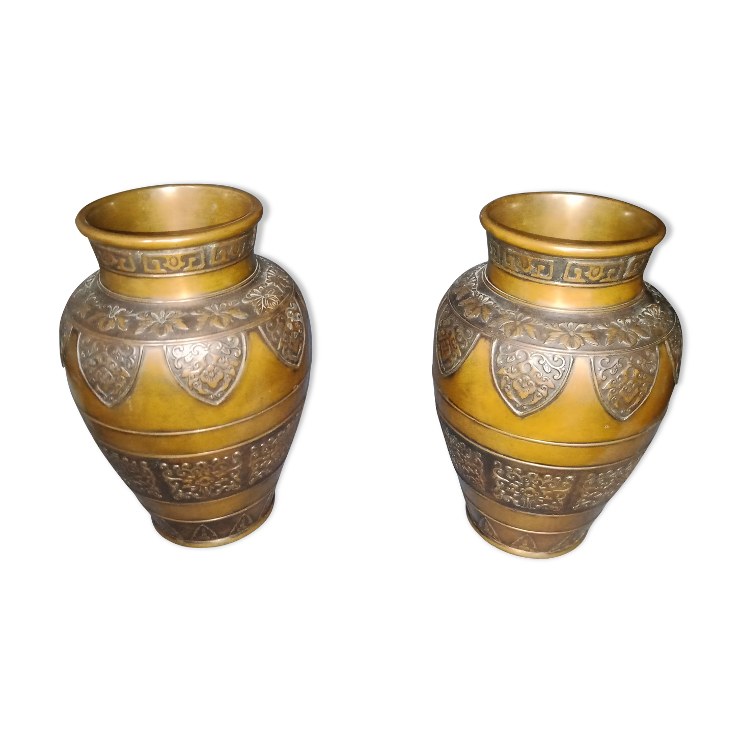 Lot de deux vases en bronze japonnais