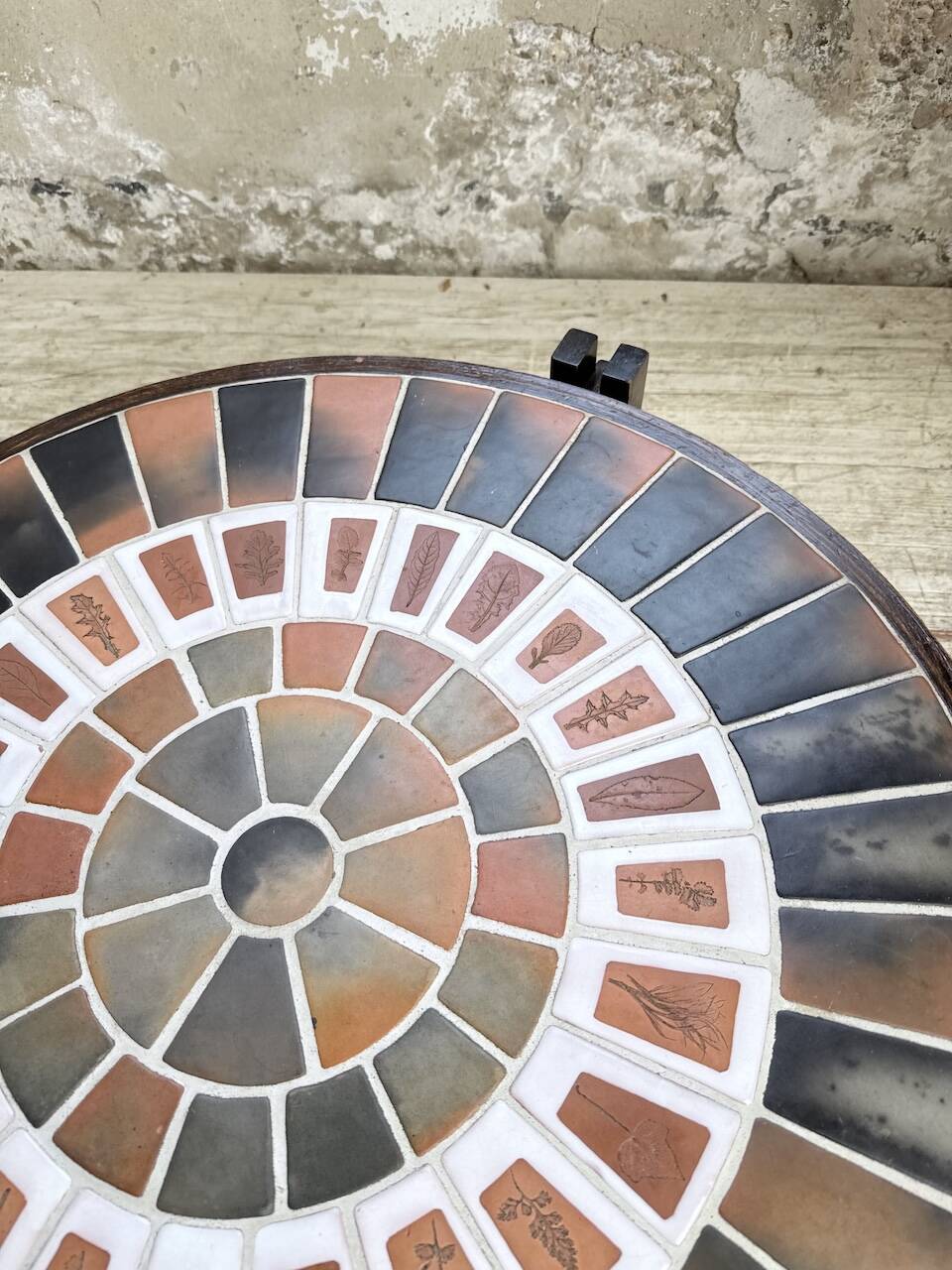 Round coffee table Roger Capron herbarium terracotta