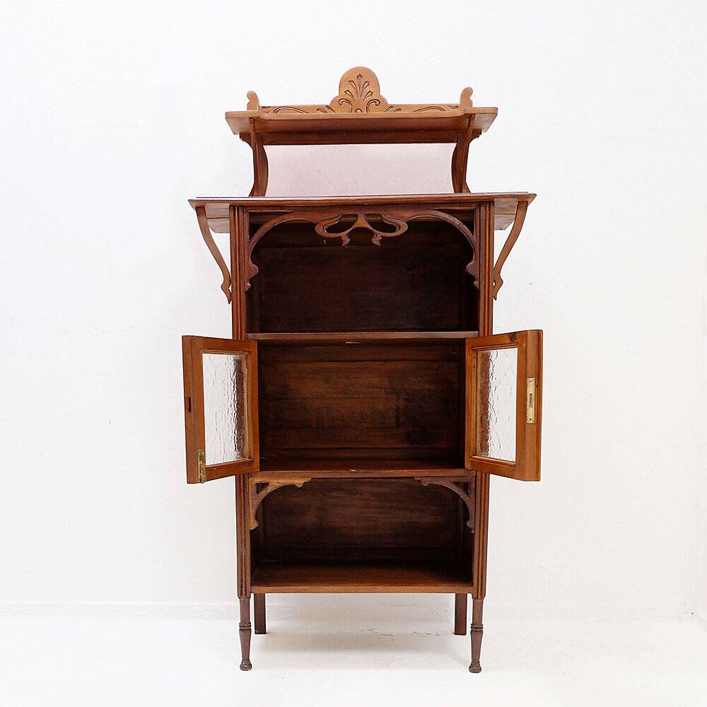 Vitrine de style Art Nouveau, début XXe siècle