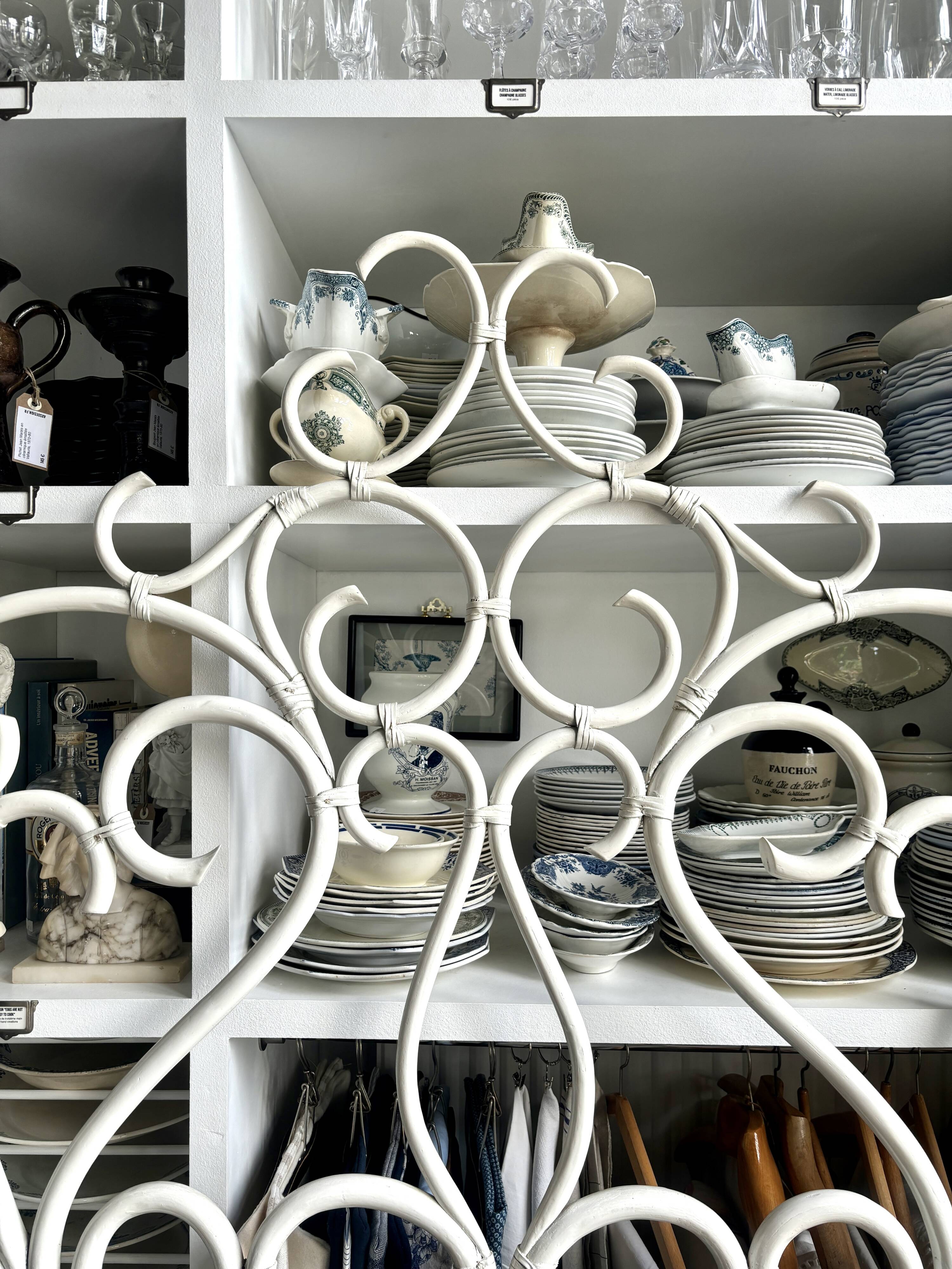 Tête de lit en bois cintré blanc