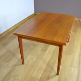 Table danoise en teck Henning Kjaernulf 1960