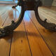 Table basse en onyx et laiton