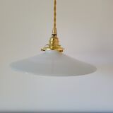 White opaline suspension