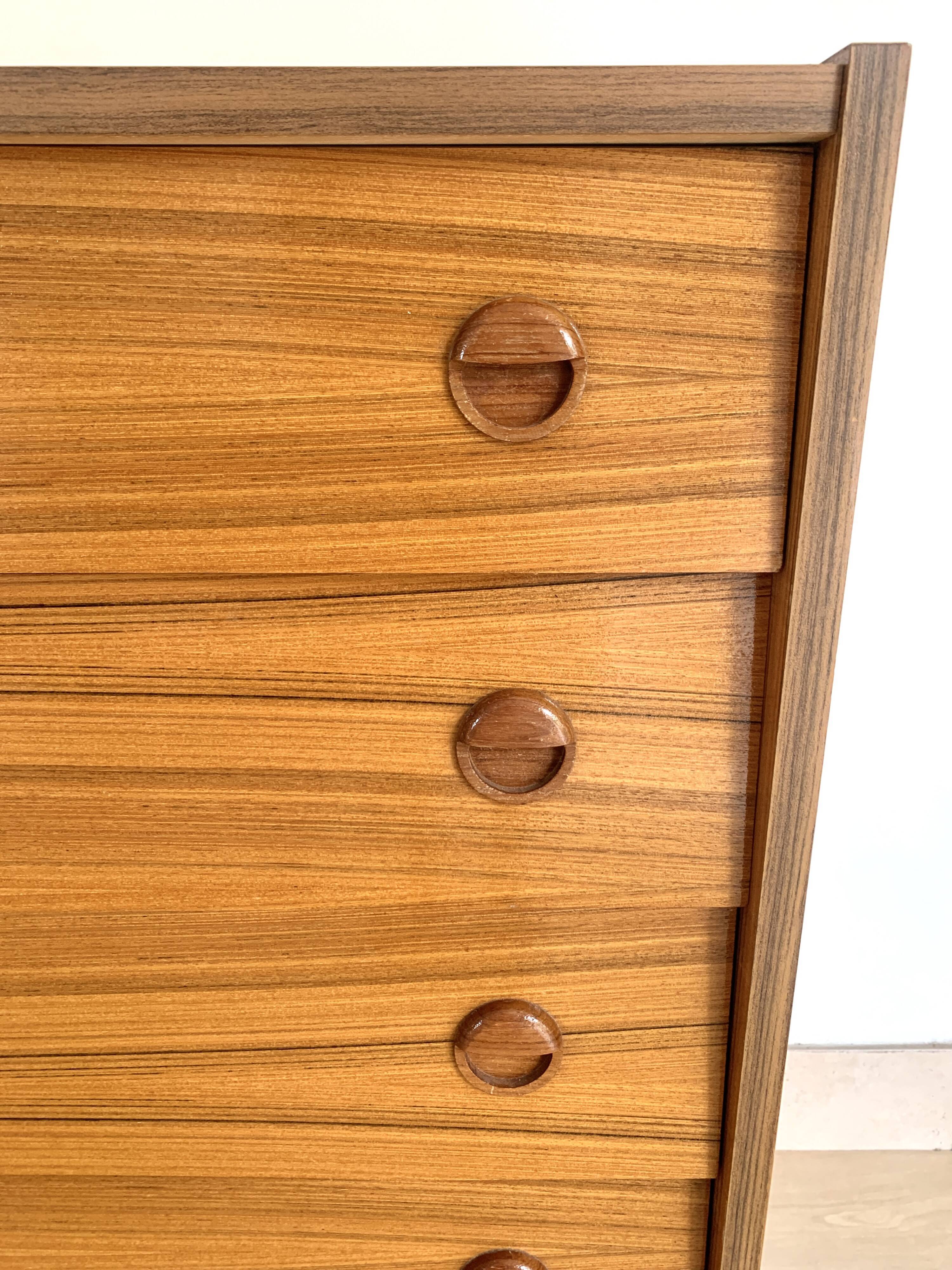 Teak chest of drawers 60s