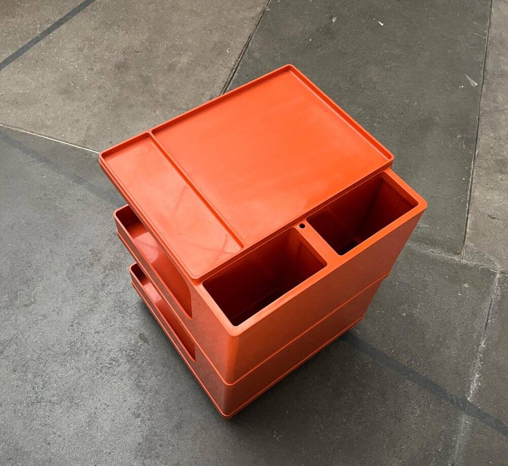 Dessert or space-age side table by Giovanni Pelis for Stile Neolt, 1960s.