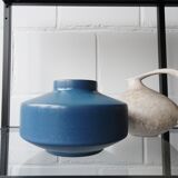 Vase en céramique bleu mat
