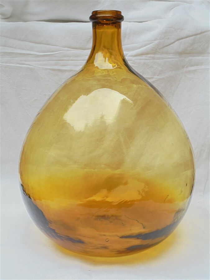 Amber demijohn