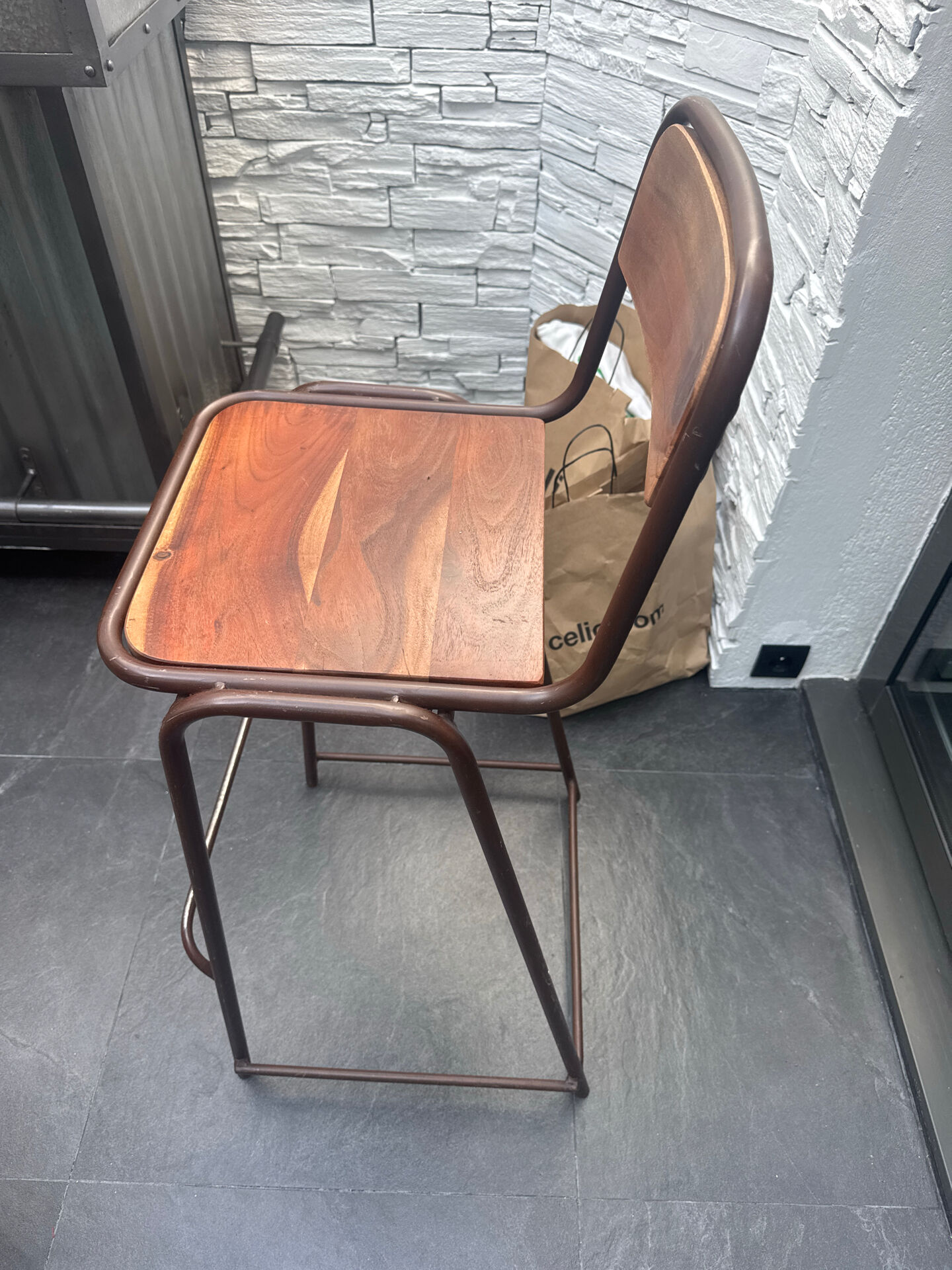 Bar stool