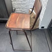 Bar stool