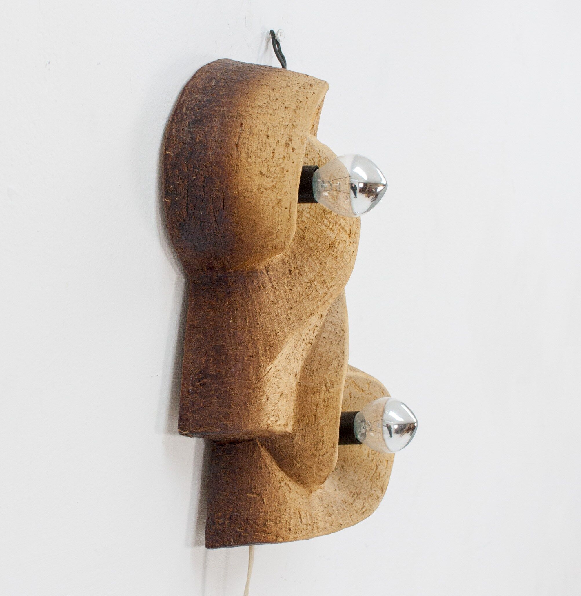 Wall mounted ceramic 60s