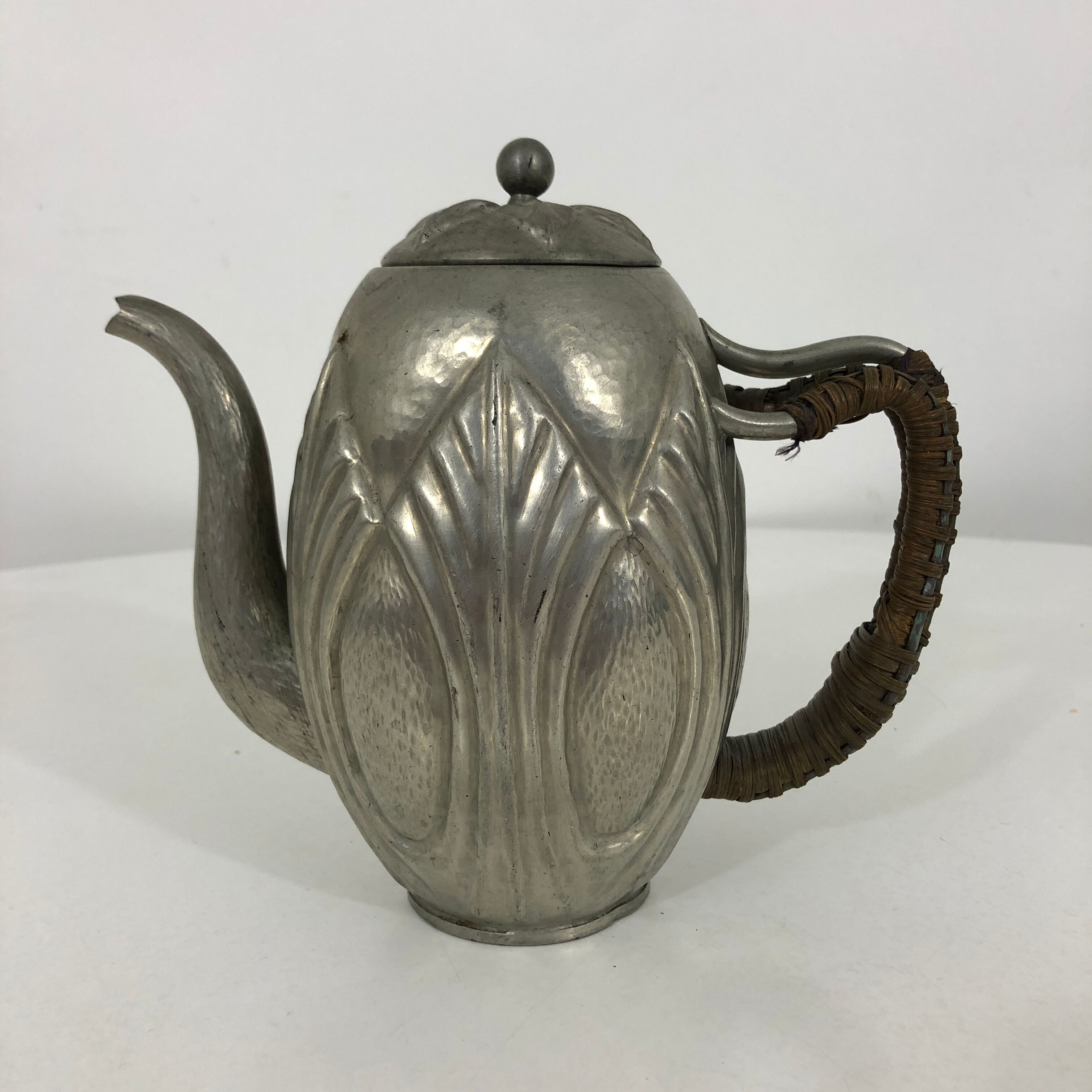 Tin teapot A.E. Chanal