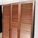 Set of 3 louvered shutters