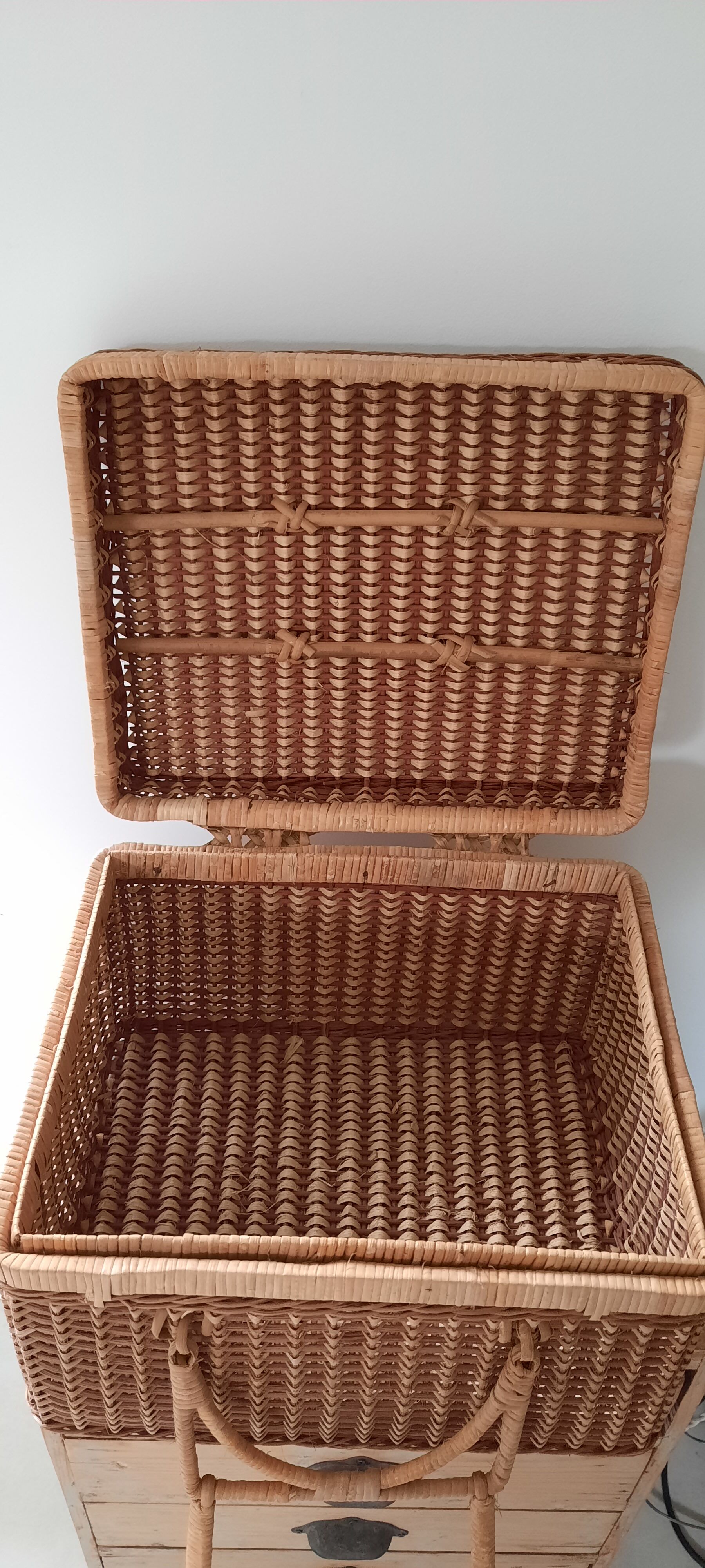 Puffy pic nic basket