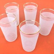 Années 1960  5 verres à orangeade "Grappe d' or"  Verre blanc granité
