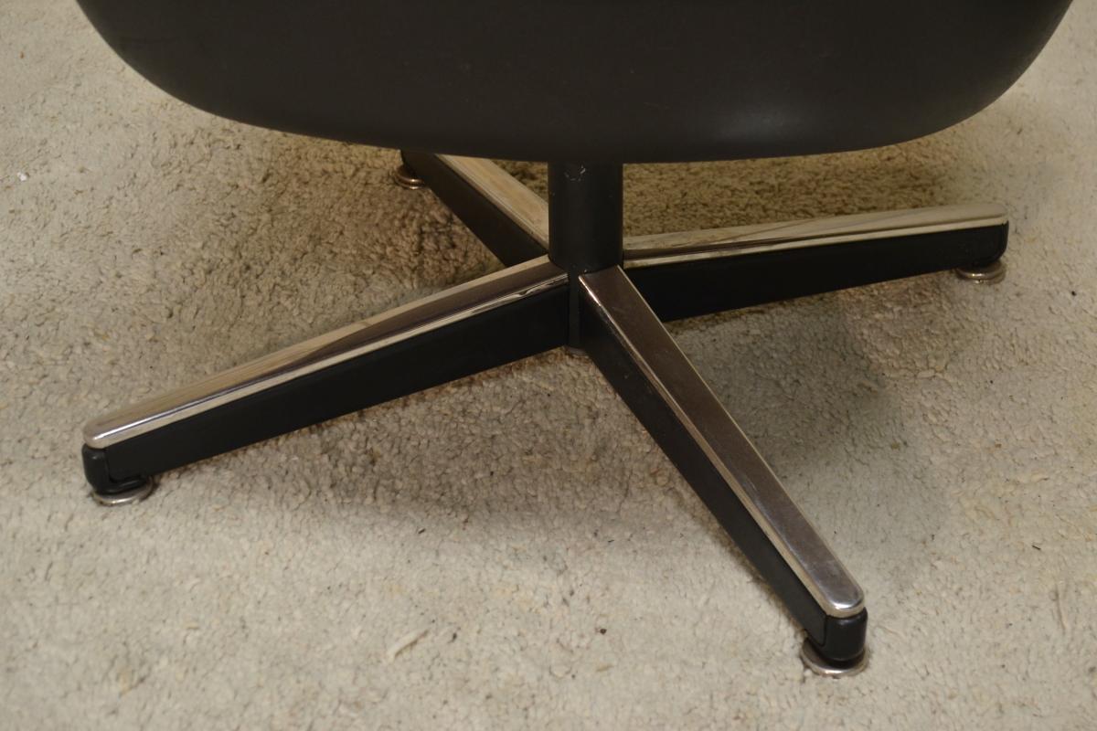 Pair of chairs of Charles Pollock for Knoll