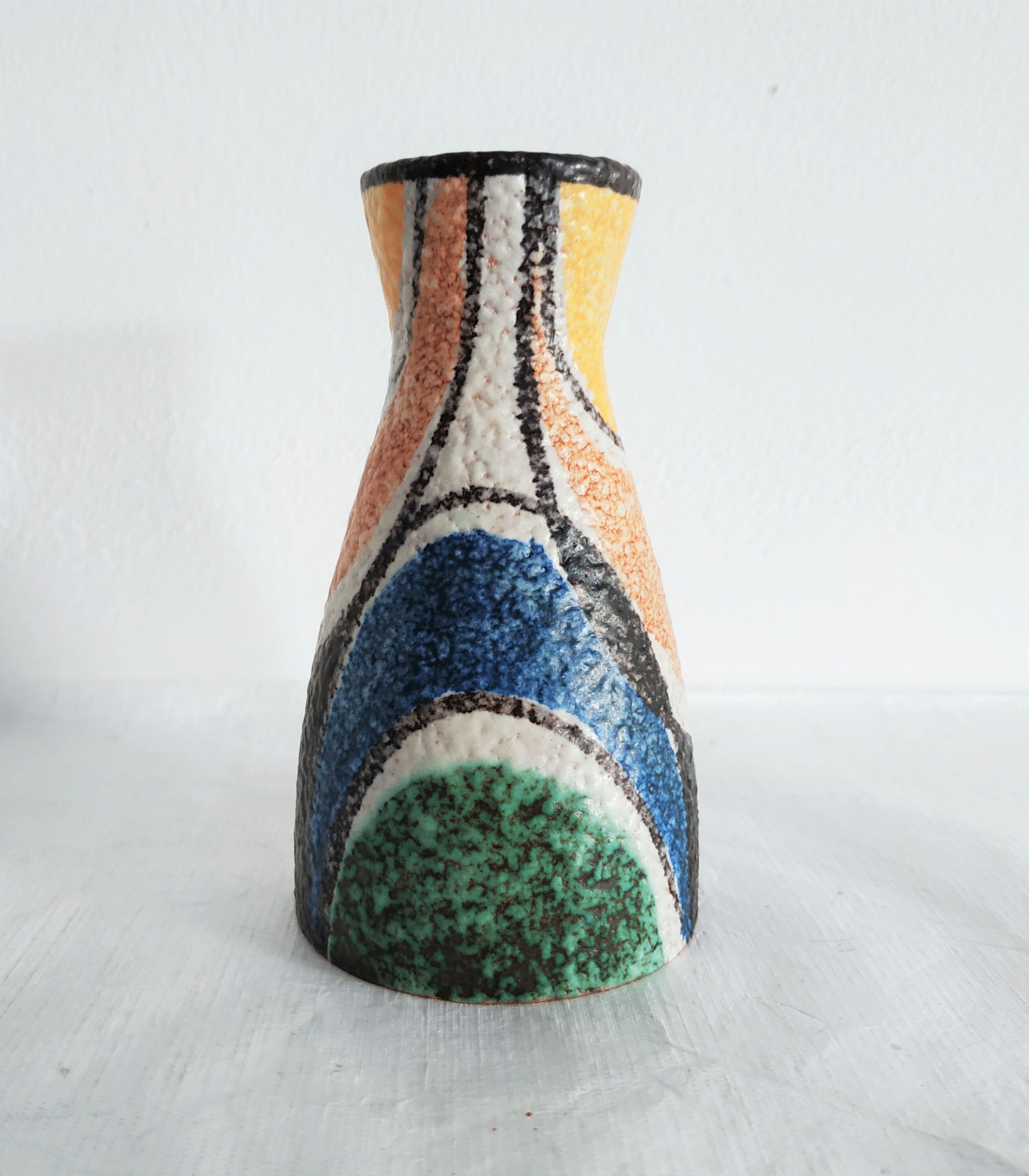 Vase multicolore en céramique allemande