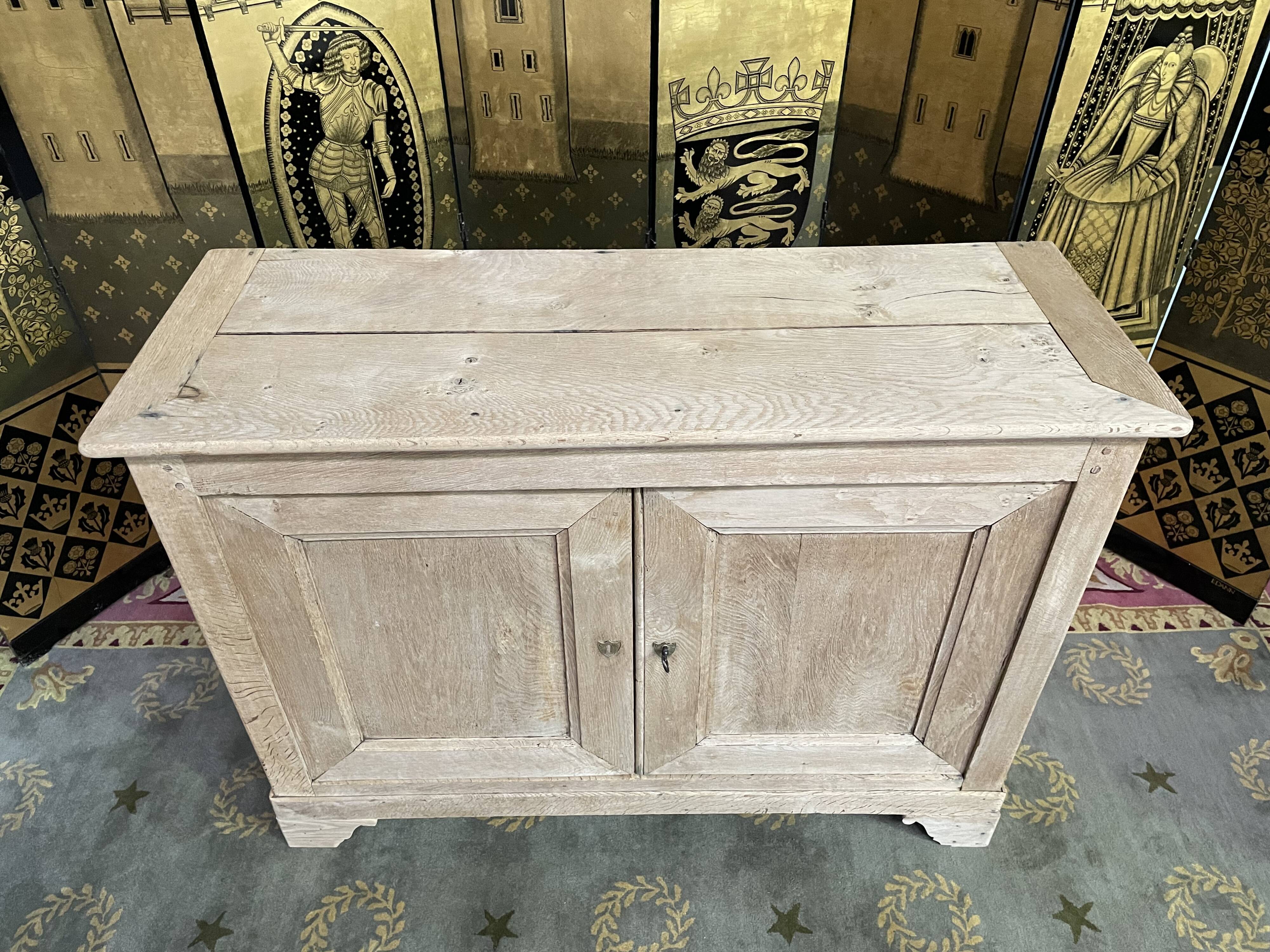 Low buffet in solid oak Louis Philippe aero gummed 19th