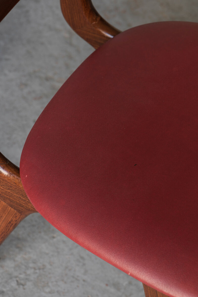 Set of 4 dining chairs in teak and burgundy by Louis van Teeffelen, The Netherlands, 1960’s