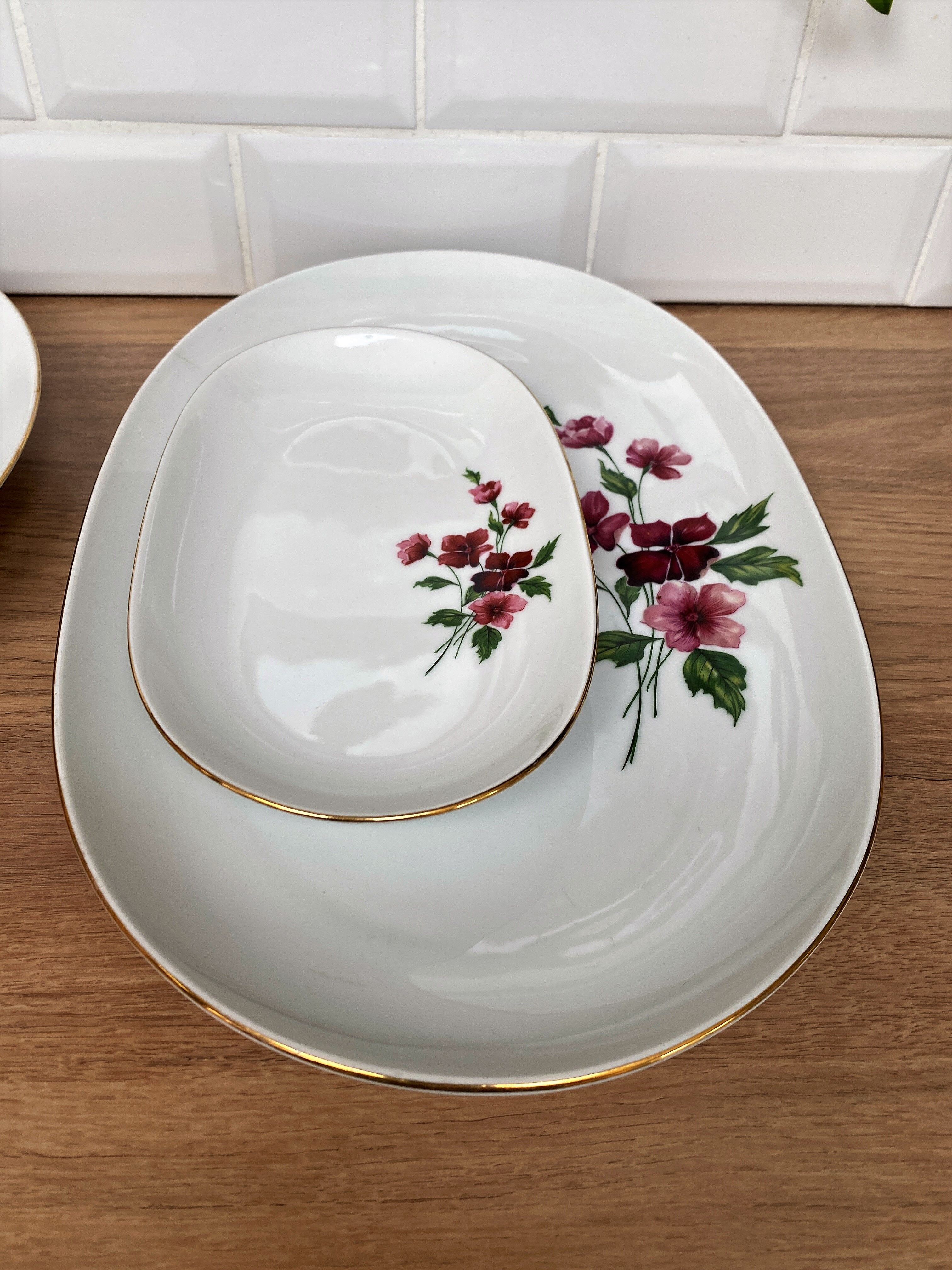 Set of 4 serving dishes