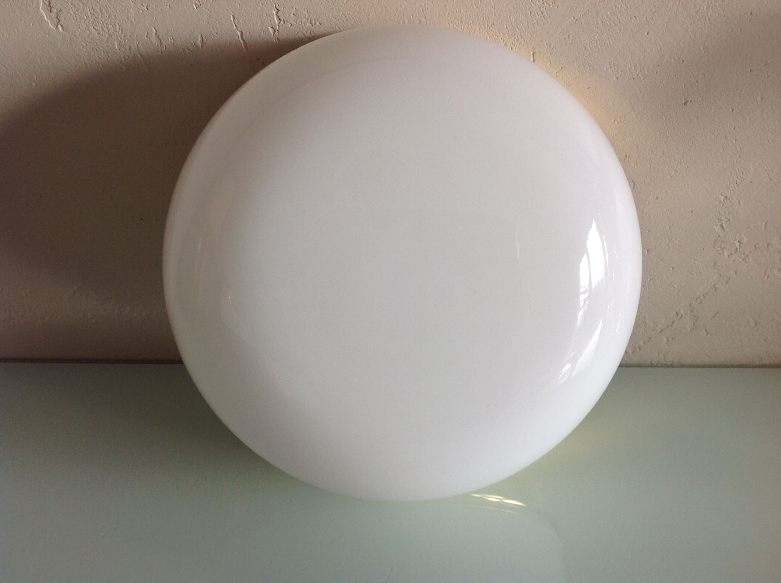 Half moon ceiling light in white opaline / vintage 70-80s