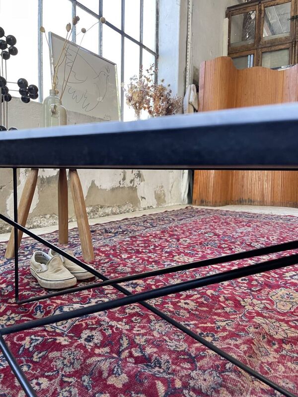 Table basse années 50 métal et marbre