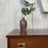 Chest of drawers with tapered legs