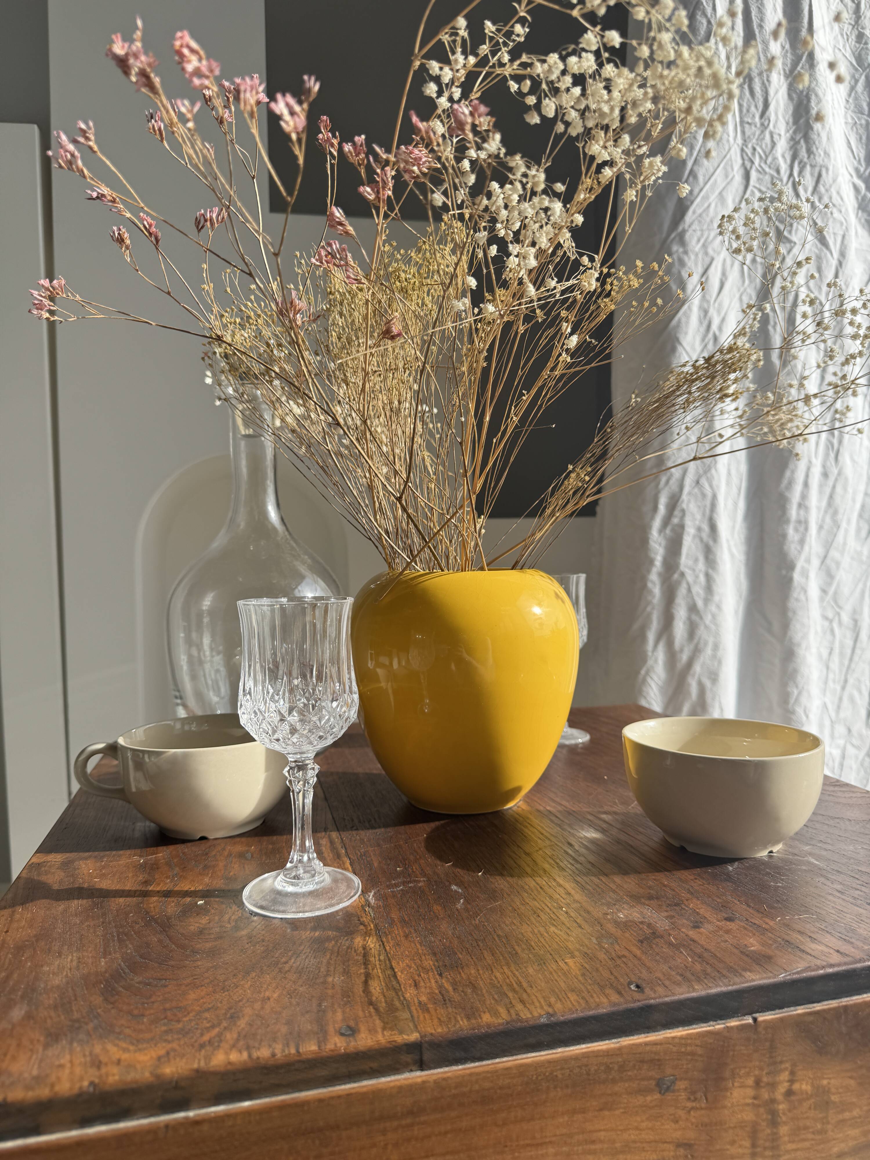 Small yellow spherical vase from the 90s, H10 D16
