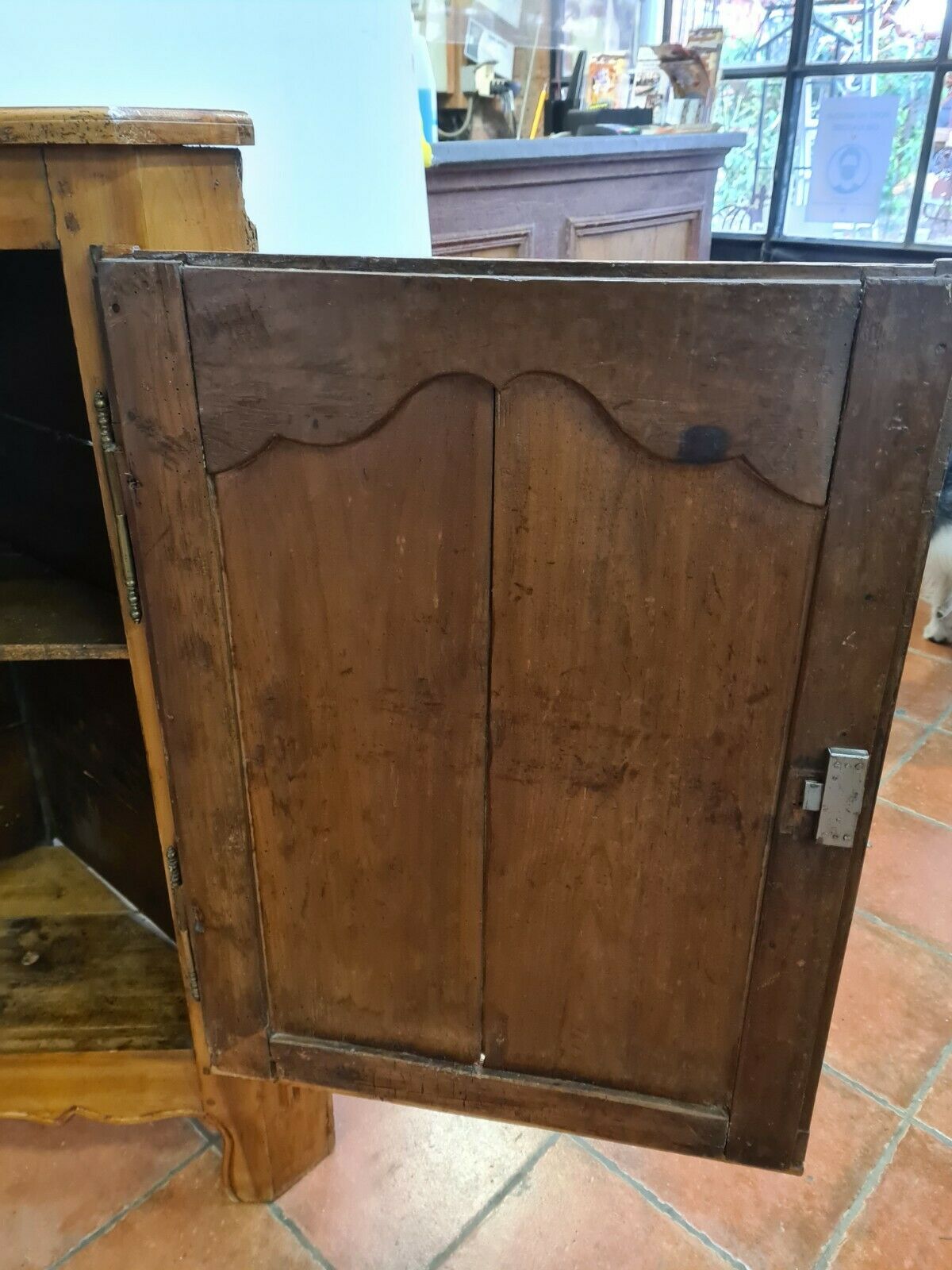 Bahut encoignure en merisier