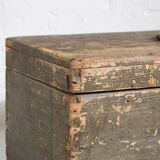 Petit coffre ancien en bois massif (c.1920) #73