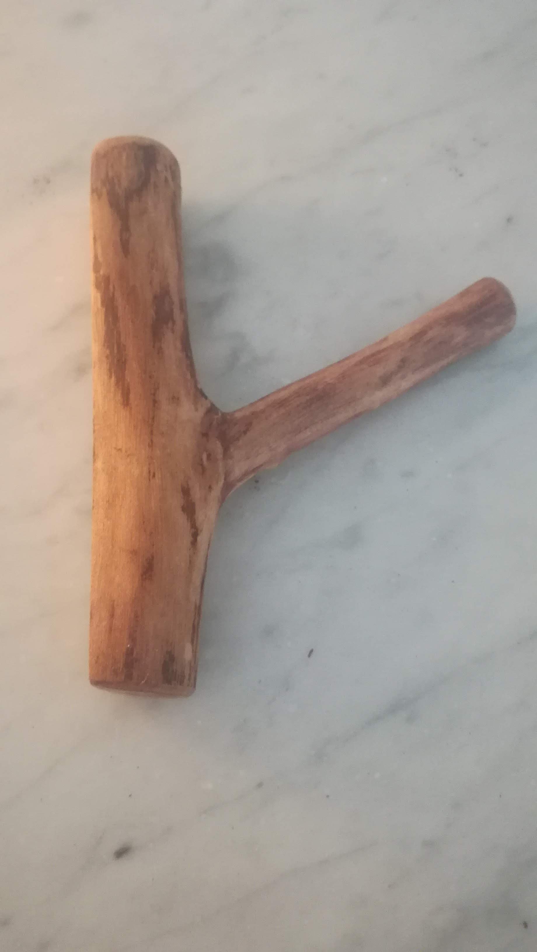 6 Hooks in walnut and apricot branches