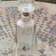Service a whisky compose d'une carafe en verre transparent