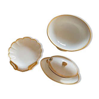 Partie de service en porcelaine de paris vers 1820