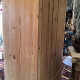 Armoire en pins