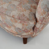 Banana-shaped sofa 1970s design
