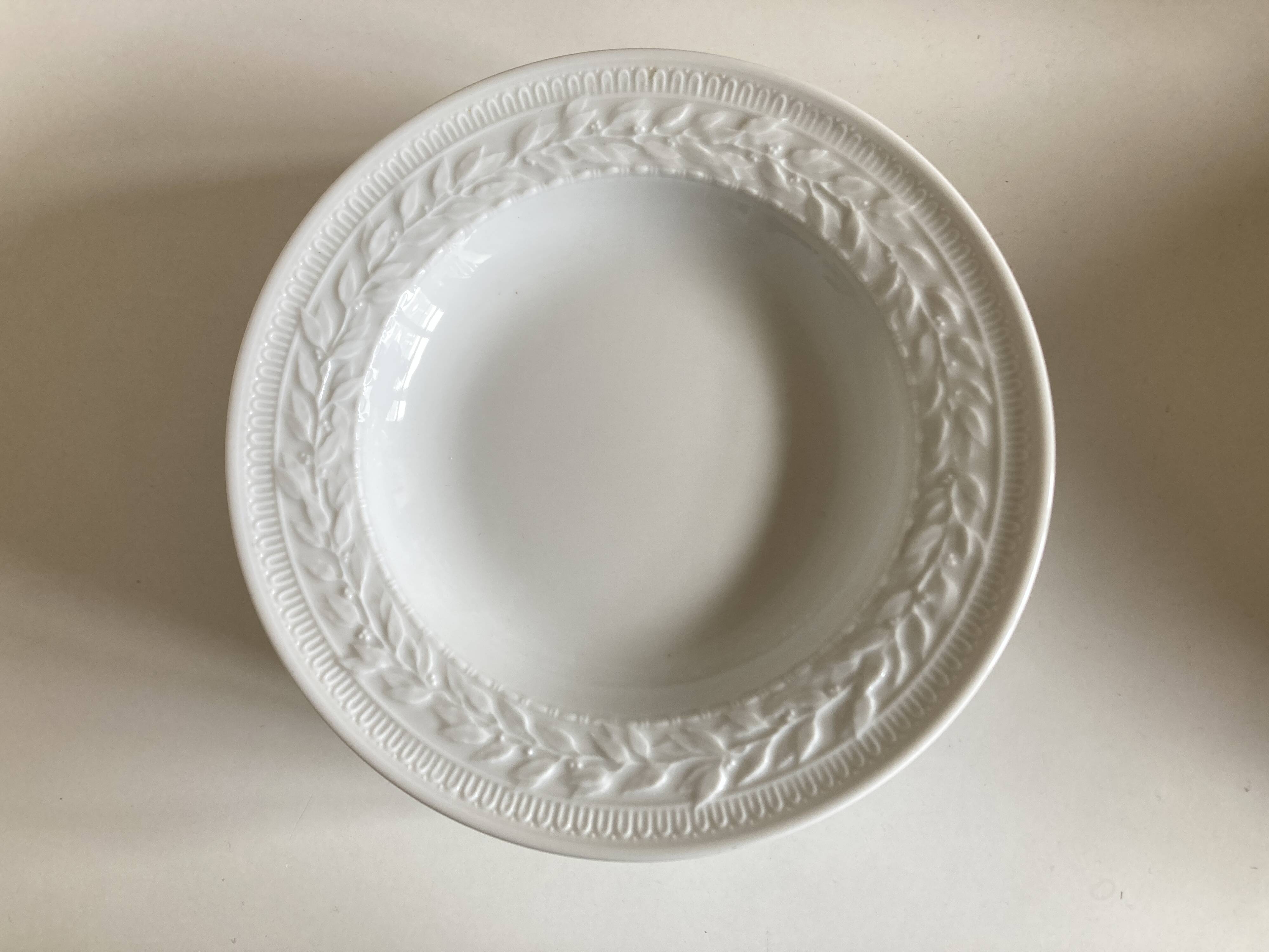 set of 6 Bernardaud Louvre neo-classical plates with laurel wreath