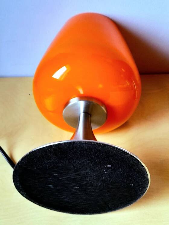 Paire de lampes space age en opaline orange et métal chromé