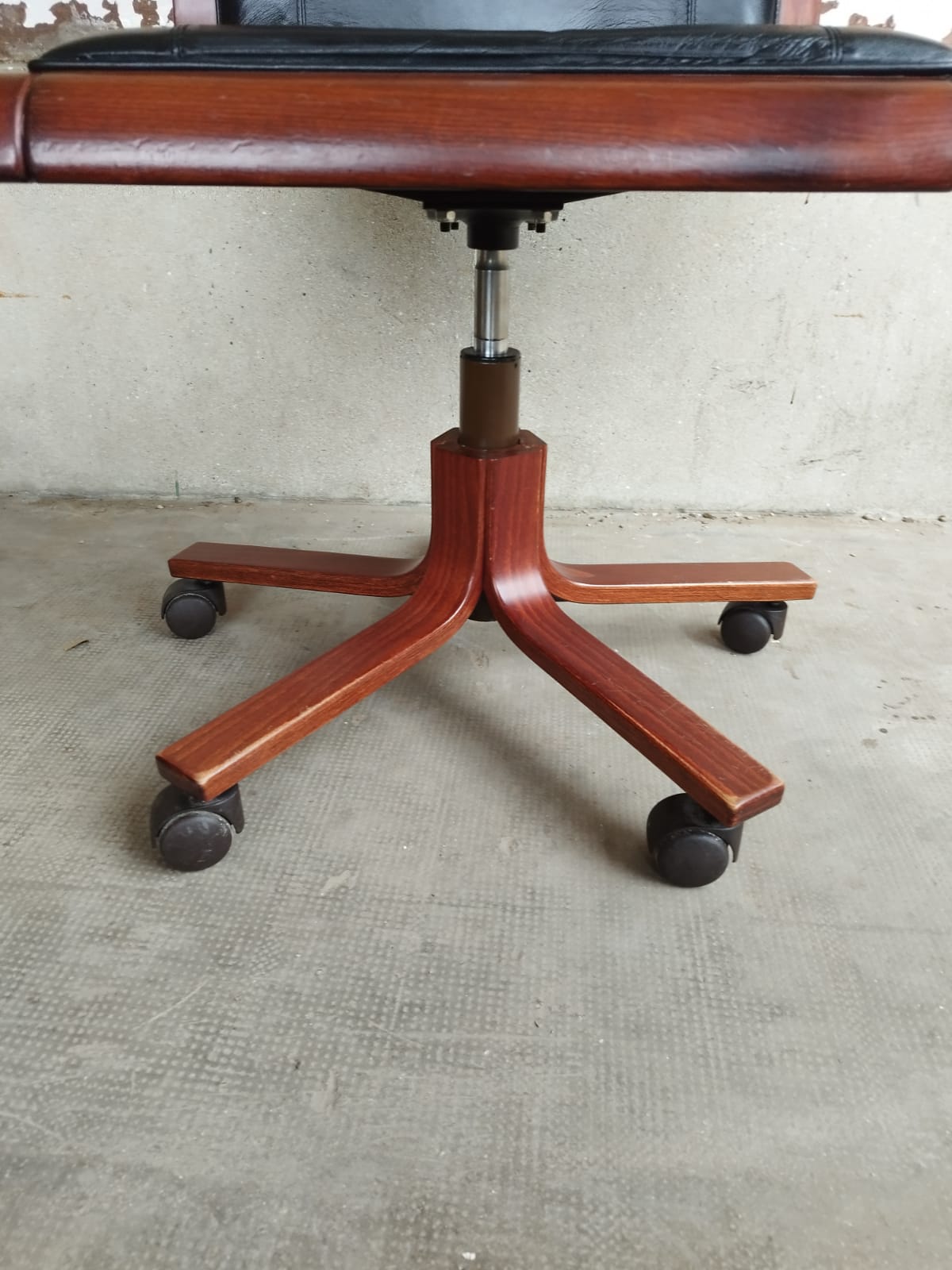 Scandinave armchair co.fe.mo - italy 1970