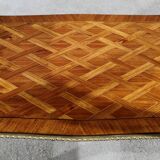 Petite table de salon en bois précieux, style louis xv – 1re partie xixe